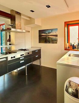 Frankfurt-Schwarnheim: Außergewöhnliche Maisonettewohnung in gesuchter Lage - Frankfurt (Main)