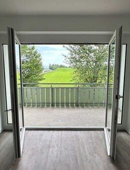 2. OG / 4 Zimmer mit Balkon ab Dezember (frisch saniert) - Kaufbeuren