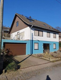 Freistehendes Einfamilienhaus, mit Doppelgarage, sehr großer Nutzfläche und Garten mit Hochbeet. - Wuppertal