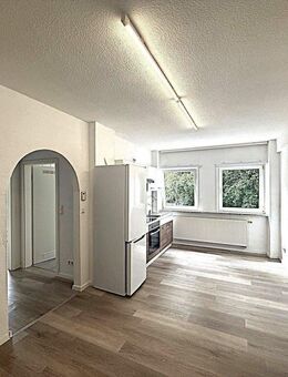 3-Zimmer-Wohnung, zentral gelegen, nur wenige Gehminuten zur U-Bahn Stadthalle, mit schöner Einbauküche - Fürth