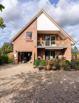 Einfamilienhaus mit Garage auf einem großzügigen eingewachsenen Grundstück in Thomsdorf - Riepsdorf
