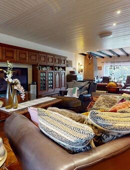 PHI KÖLN -Ruhig gelegener Familientraum mit Einliegerwohnung und Garagen in Erfstadt-Erp! - Erftstadt