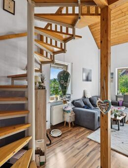 Nähe Bamberg: 2-Zi.-Maisonette mit Balkon, Carport & Top-Renditepotenzial - Bad Staffelstein
