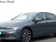 VW Golf, 1.5 TSI Active 131PS APP 6, Jahr 2021 - Nidderau