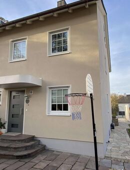 Doppelhaushälfte mit schönem Garten in ruhiger Lage - Forchheim (Bayern)