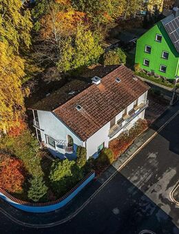 Großzügiges Unternehmerwohnhaus mit villenähnlichem Grundriss - ca. 185 m² WFL - Grst. 447 m² - sanierungsbedürftig - Selb