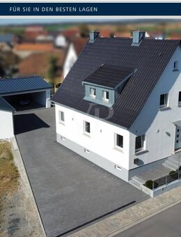 Saniertes Wohnhaus + drei Garagen + extra Baugrundstück zu einem Preis - Unterpleichfeld