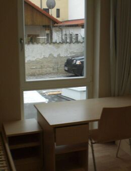 Studenten aufgepasst! Möbliertes Studenten 1-Zimmer-Dachgeschoss-Appartment in der Universitätsstr. - Erlangen