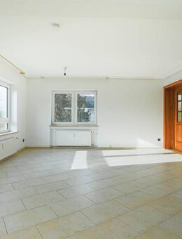 Waldbrunn: Großzügige und lichtdurchflutete 3 Zimmer-Wohnung mit Balkon! - Waldbrunn (Baden-Württemberg)