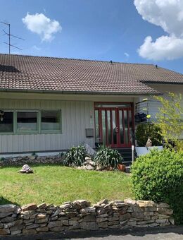 Besonderes 300qm 2 Fam Haus mit100qm Einliegerwhg 3Garagen 4 Stellp 705qm unverbaubar - Altenbeken