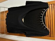 T-Shirt schwarz mit weitem Ausschnitt, Damen - Paderborn