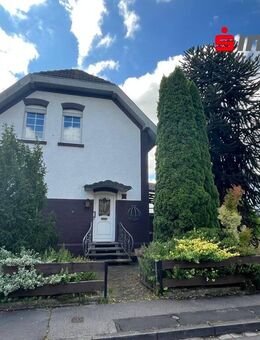 Renovierungsbedürftiges Einfamilienhaus mit Garage - Alsdorf (Nordrhein-Westfalen)