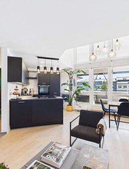 Hochwertig modernisiert - Einzigartige Maisonette auf zwei Etagen - München