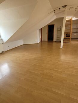 Schöne helle 3 Zimmer Maisonette Wohnung mit EBK, Balkon, Keller, 950€ kalt - Goldbach (Bayern)