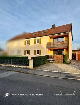 Zweifamilienhaus mit ausgebautem Dachgeschoss und großer Garage mit Carport in Gochsheim - Gochsheim