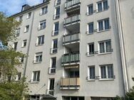 1-Zimmer-DACHGESCHOSS-Wohnung mit separater Küche, Tageslichtbad mit Wanne sowie großem Wohn-/ Schlafbereich im Stadtzentrum! - Chemnitz