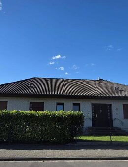 Vollständig renovierter Bungalow mit 167qm WFL und voll ausgebautem Keller, inklusive Flurstück zur weiteren Bebauung, Glasfaser, Kamin, Wintergarten - Nortorf (Landkreis Rendsburg-Eckernförde)