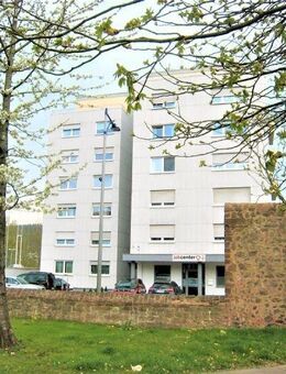 18 Familien-Haus, plus Büro Jobzenter plus gewerblicher Anbau - Konz