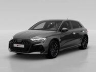 Audi RS3, Sportback max 280km h Abgas Matri, Jahr 2022 - Regensburg