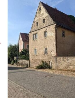 Ehemaliges Pfarrhaus mit Nebengebäude - Bütthard