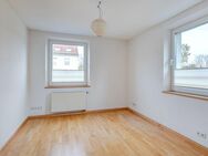 Bezugsfreie 2-Zimmer Wohnung mit Einbauküche und Süd-Balkon nahe BMW-FIZ! - München