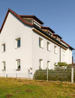 3-Familienhaus in Stein mit Top-Ausstattung: PV-Anlage, Speicher, 3 Garagen & Stellplatz! - Stein (Bayern)