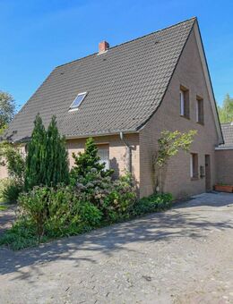 6554 - Wohnen und Wohlfühlen: Großzügiges Einfamilienhaus in ruhiger Lage! - Bösel