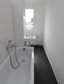Viel Platz im großen Kinderzimmer...3-RW mit Wanne u. Balkon!!! - Freiberg