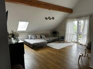 Sehr schöne, top gepflegte 3 Zimmer DG Wohnung mit Balkon, Garage, gr. Hobbyraum in Oberspeltach - Frankenhardt