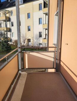 3-RW mit sonnigem Balkon - Tageslichtbad mit Dusche und Wanne - Magdeburg