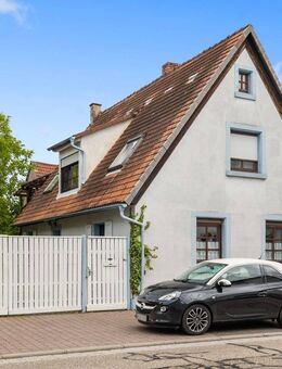 Viel Potenzial auf großem Grundstück - mit möglicher Bebauung in zweiter Reihe, vorne vermietet - Linkenheim-Hochstetten