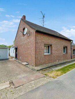 Sanierungsobjekt mit tollem Grundstück und viel Potenzial in Grefrath - Grefrath (Sport- und Freizeitgemeinde)