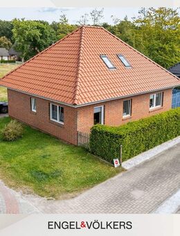 Familienfreundlicher Bungalow mit pflegeleichtem Garten, Carport & 2 Bädern - Ihlow (Niedersachsen)