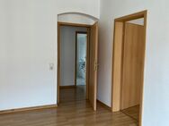 gemütliche 2- Zimmer Dachgeschosswohnung im beliebten Stadtteil von Altenburg - Altenburg