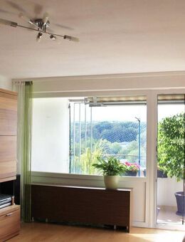 Stilvolle, modernisierte 2-Zimmer-Wohnung mit Balkon und Einbauküche direkt vom Eigentümer ! - Darmstadt