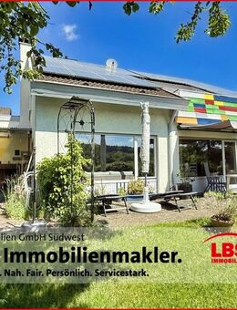 Einfamilienhaus in Sackgasse mit Doppelgarage und PV-Anlage - Meßkirch