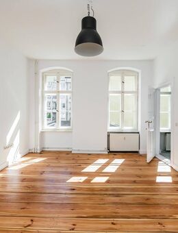 Wohnen mit Charme nahe des Schlosses Charlottenburg! Ruhige Hof-Ausrichtung! 3 Zimmer mit Balkon! - Berlin