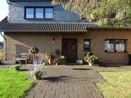 Massives, großzügiges Einfamilienhaus mit Einliegerwohnung & 2 Garagen - Overath