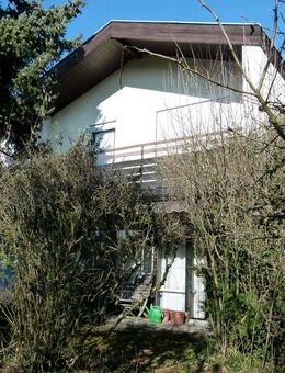 Doppelhaushälfte mit Garagen in begehrte Stadtlage ! - Coburg