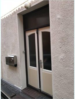 HUSUM ZENTRUM: Sanierungsbedürftiges Stadthaus mit 2 Wohnungen, Westgarten, Balkon und Garage! - Husum (Schleswig-Holstein)