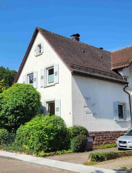 Gepflegtes Zweifamilienhaus mit sonnigem Garten und Ausbaupotential - Remchingen
