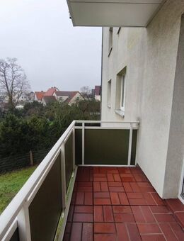 Erdgeschosswohnung mit Balkon und Tageslichtbad - ideal für entspanntes Wohnen - Merseburg