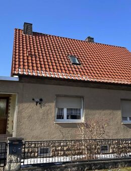 Einfamilienhaus mit großem Gartengrundstück und tollem Blick in das Unstruttal - Laucha (Unstrut)
