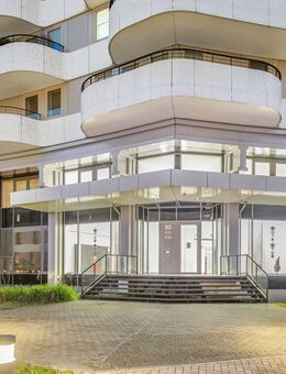 Neuwertig, repräsentativ, Köln-Bayenthal: 4-Zimmer Wohnung in direkter Rheinnähe und grünen Umfeld - Köln