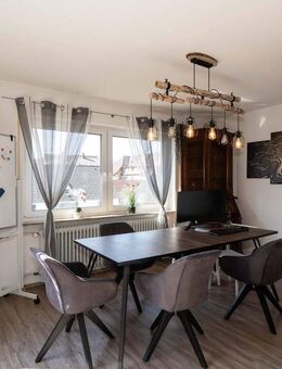 Großzügiges Wohnen mit Kamin, Balkon und Galerie - Villingen-Schwenningen