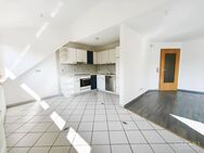 Sonnige Dachgeschoss-Wohnung mit Tiefgaragenplatz - Loßburg