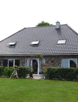 !!! Traumhaus mit großem Grundstück, Einliegerwohnung und großem Nebengebäude in guter Lage !!! Zu sofort bezugsfrei !!! - Rhede (Ems)