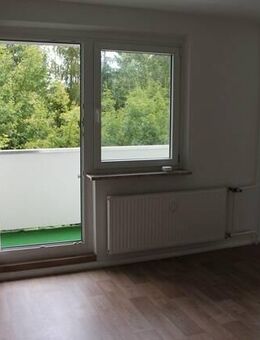 ***Sanierte 1,5 Raum Wohnung mit Einbauküche und Balkon*** - Gera