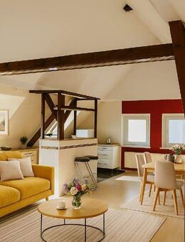 Stylisches Wohnen mit Weitblick: 3-Raum-Dachgeschosswohnung mit Balkon, in Riesa-Poppitz! - Riesa