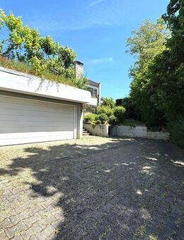 *Familienoase - großzügiger Bungalow - mit Gartenidylle* - Waiblingen